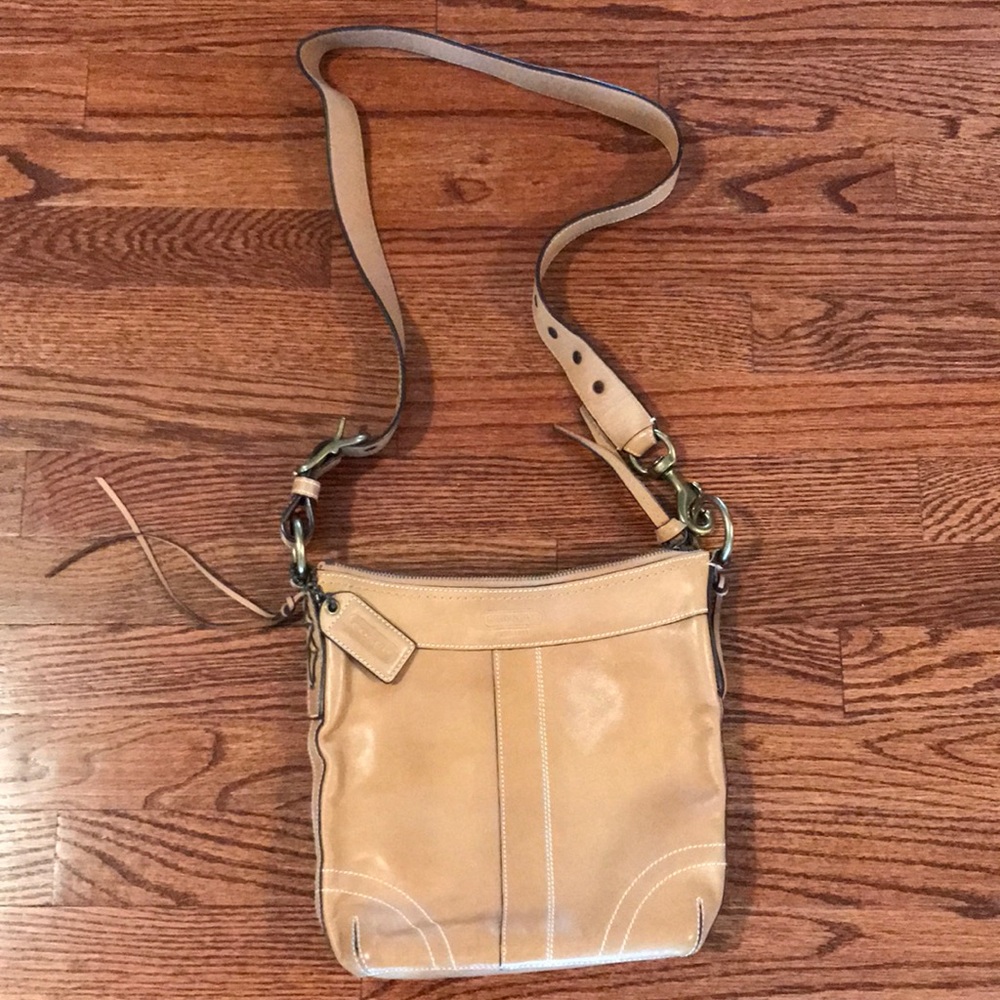 Coach Leather Crossbody bag!